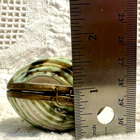 2 Vtg 70’s Natural Shell Trinket Boxes Rosary Holder Turbo Shell & Tiger Cowrie - Picture 9 of 14